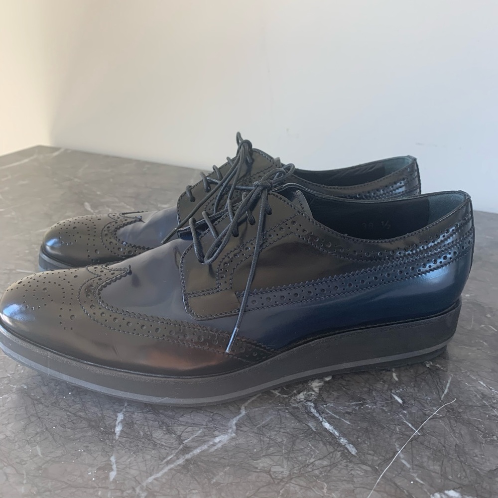 Authentic PRADA Oxford !!!